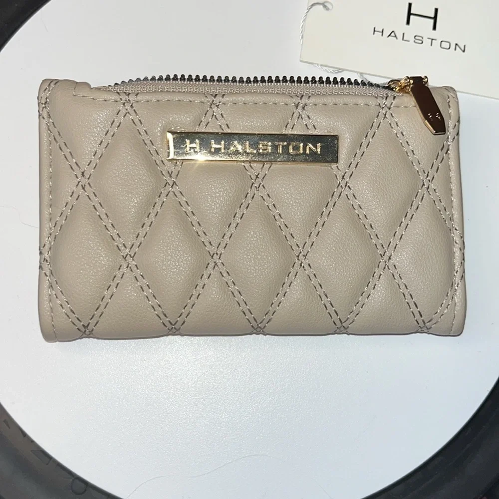H. Halston NWT Wallet ID holder coin purse quilted Taupe 5.5”w x 3.5”h x .75d